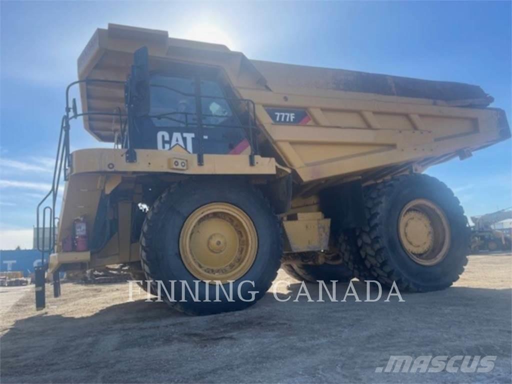 CAT 777F アーティキュレート式ダンプトラック