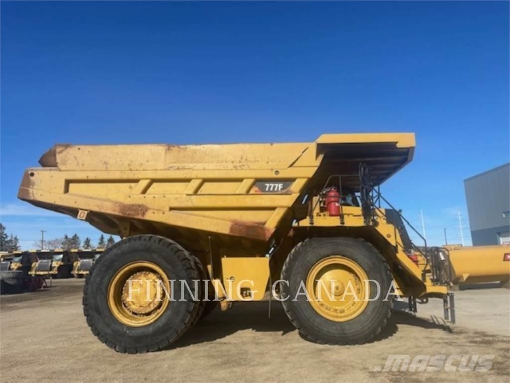 CAT 777F アーティキュレート式ダンプトラック