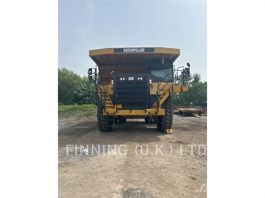 CAT 777G アーティキュレート式ダンプトラック