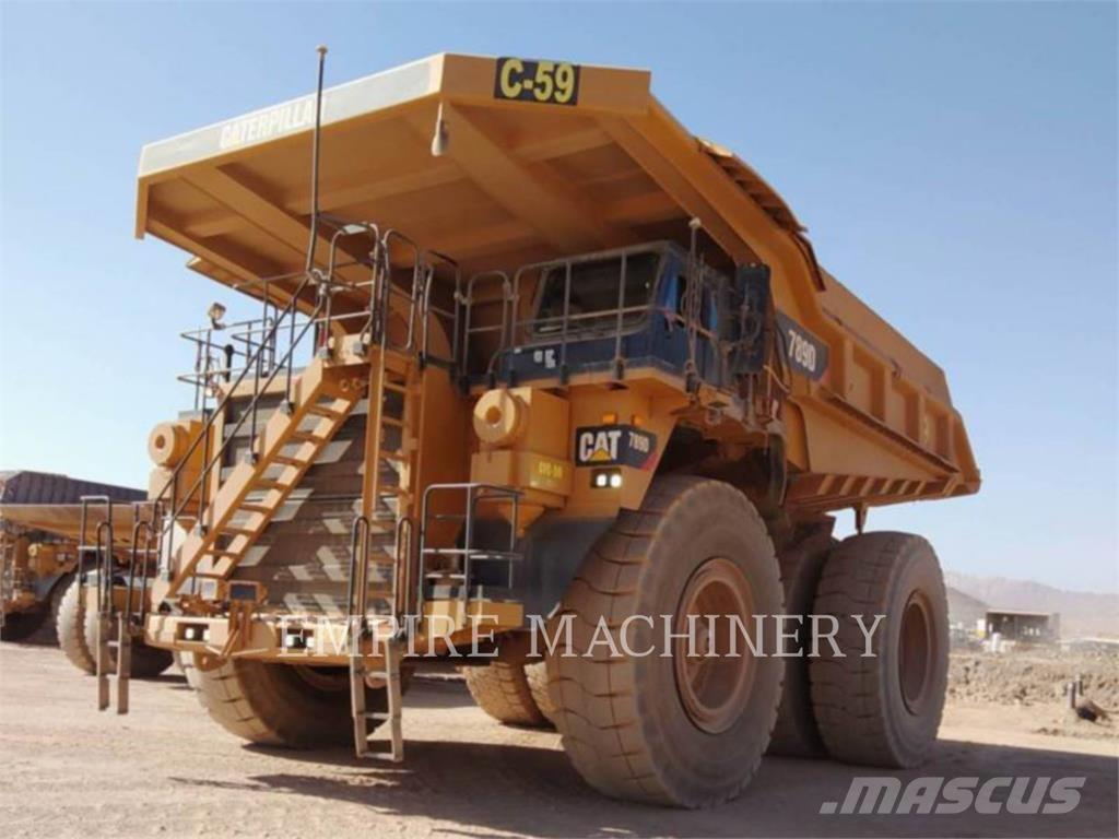 CAT 789D アーティキュレート式ダンプトラック