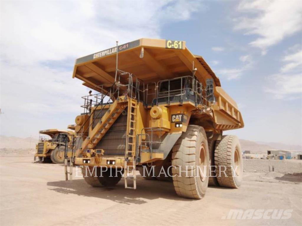 CAT 789D アーティキュレート式ダンプトラック