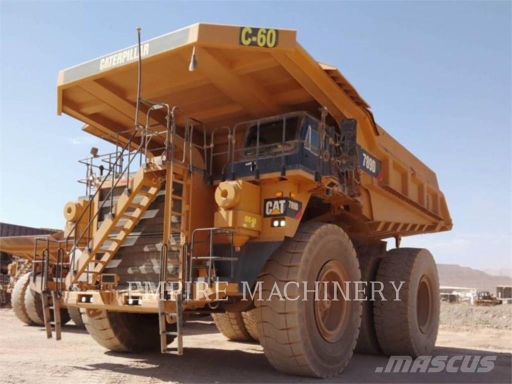 CAT 789D アーティキュレート式ダンプトラック