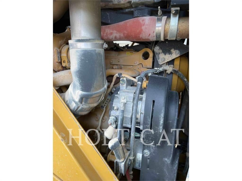 CAT 815 ソイルコンパクター