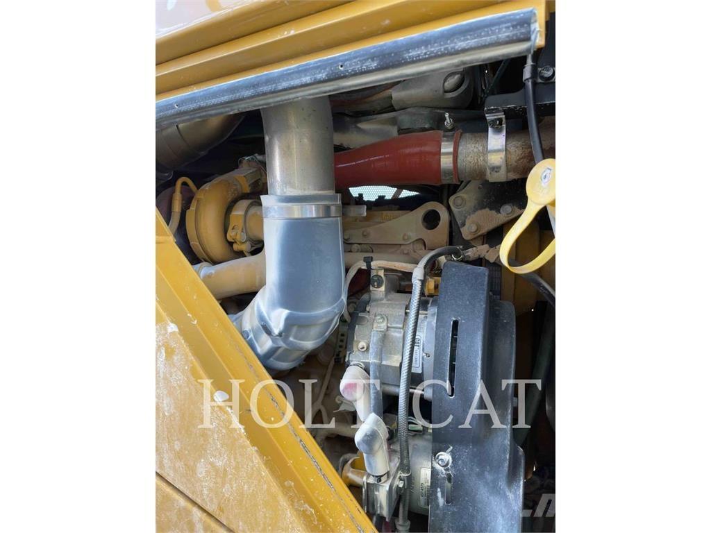 CAT 815 ソイルコンパクター