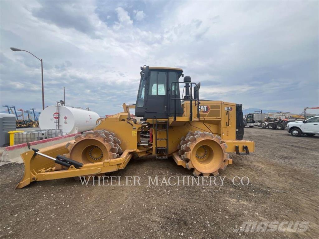 CAT 815 コンバインドローラ