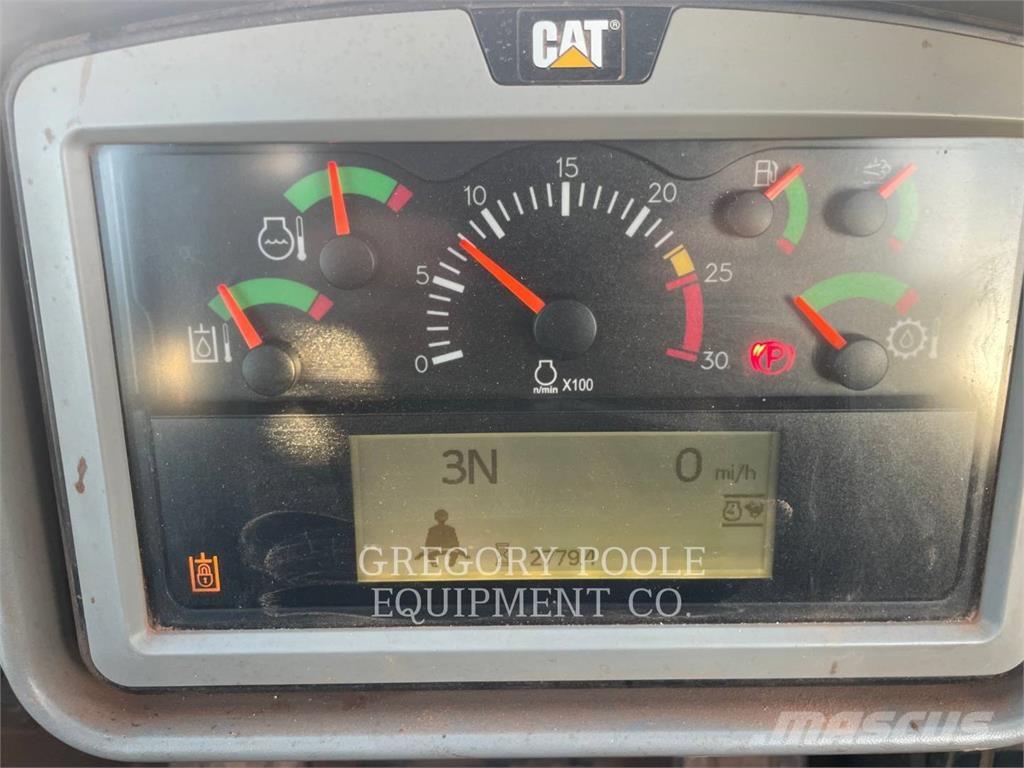 CAT 815-11 ソイルコンパクター