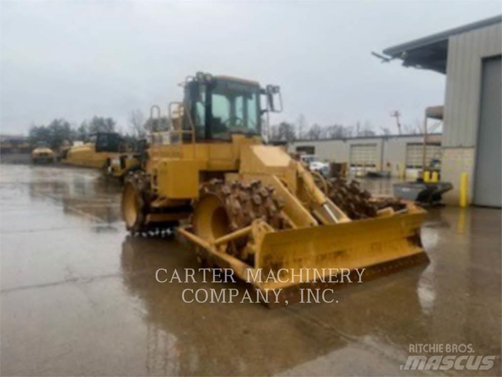 CAT 815F タイヤ式ブルドーザ