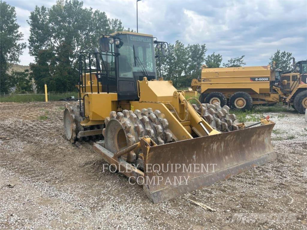 CAT 815F2 ソイルコンパクター