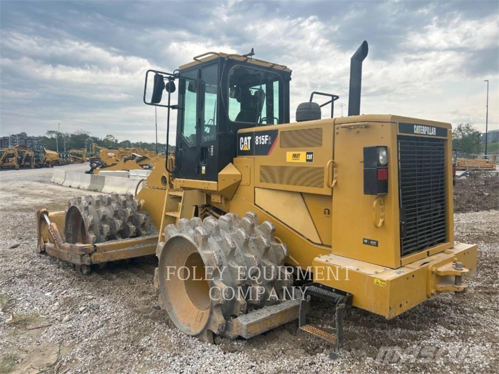 CAT 815F2 ソイルコンパクター
