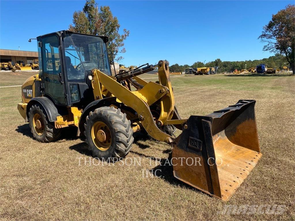 CAT 906 M ホイールローダー・タイヤショベル