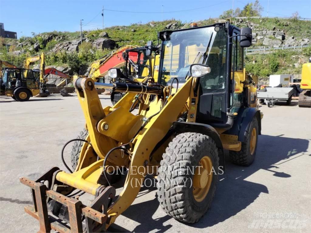 CAT 906M ホイールローダー・タイヤショベル