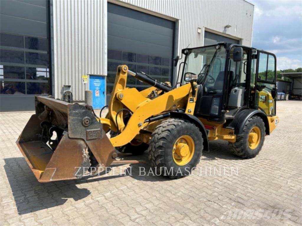 CAT 906M ホイールローダー・タイヤショベル