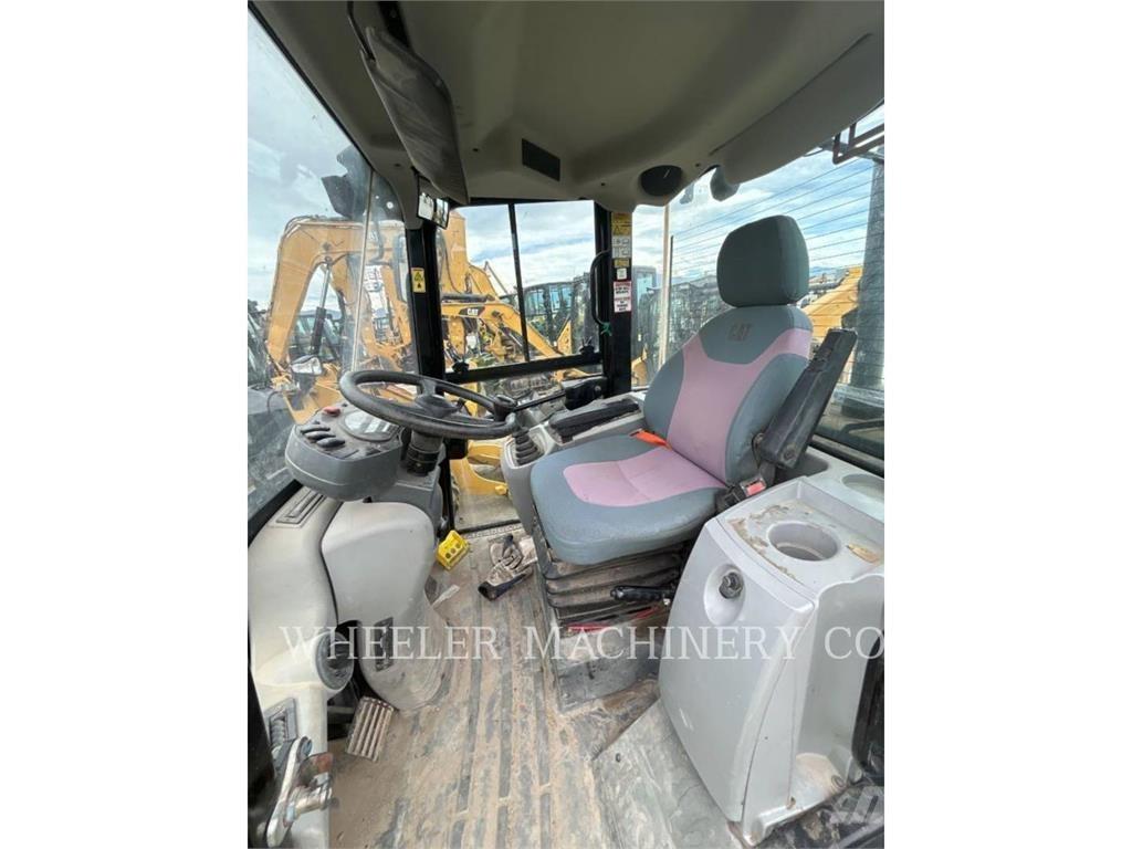 CAT 906M ホイールローダー・タイヤショベル