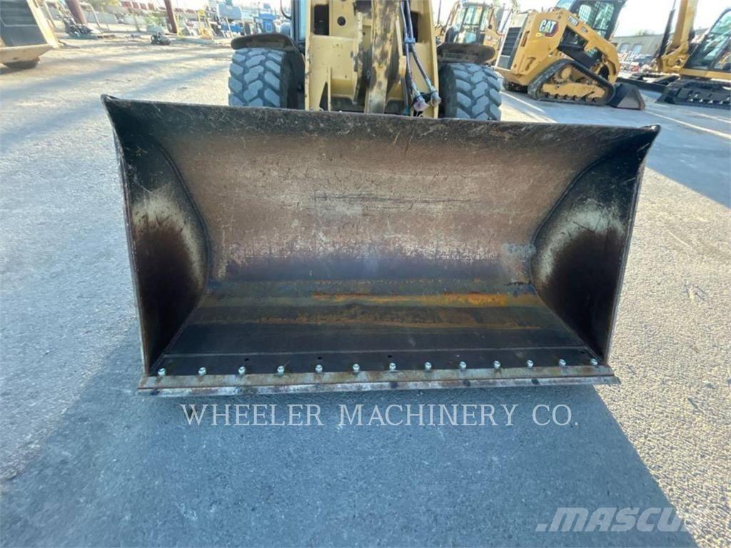 CAT 906M ホイールローダー・タイヤショベル
