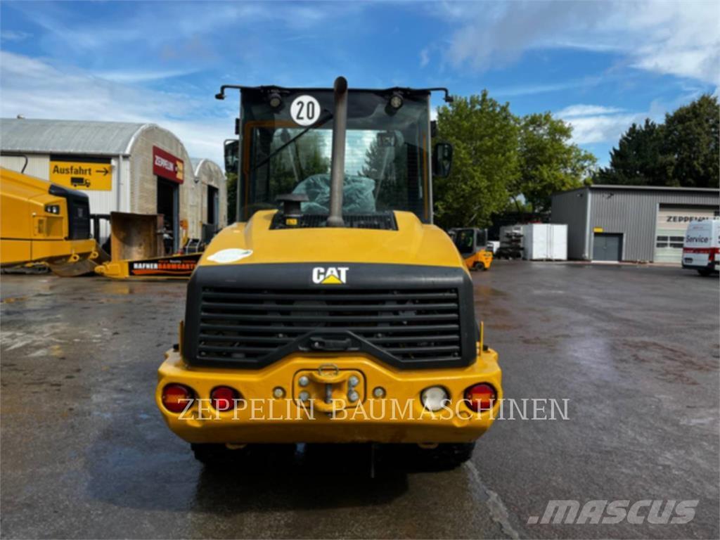 CAT 906M ホイールローダー・タイヤショベル