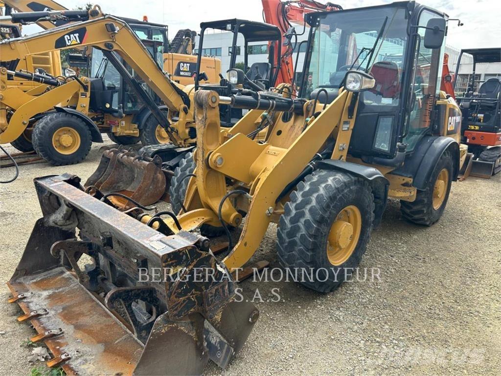 CAT 906M ホイールローダー・タイヤショベル