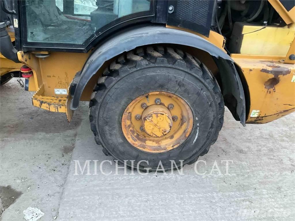 CAT 906M AR ホイールローダー・タイヤショベル