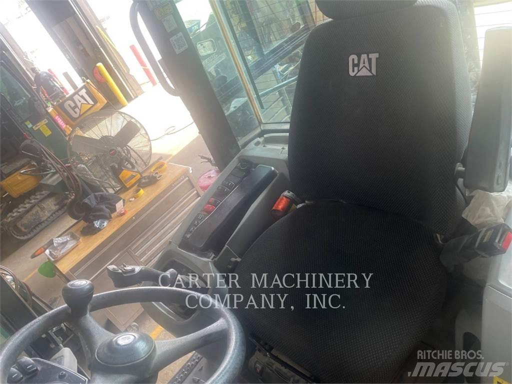 CAT 908M ホイールローダー・タイヤショベル