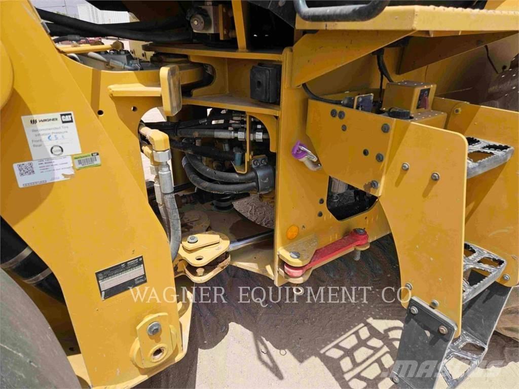 CAT 926M ホイールローダー・タイヤショベル
