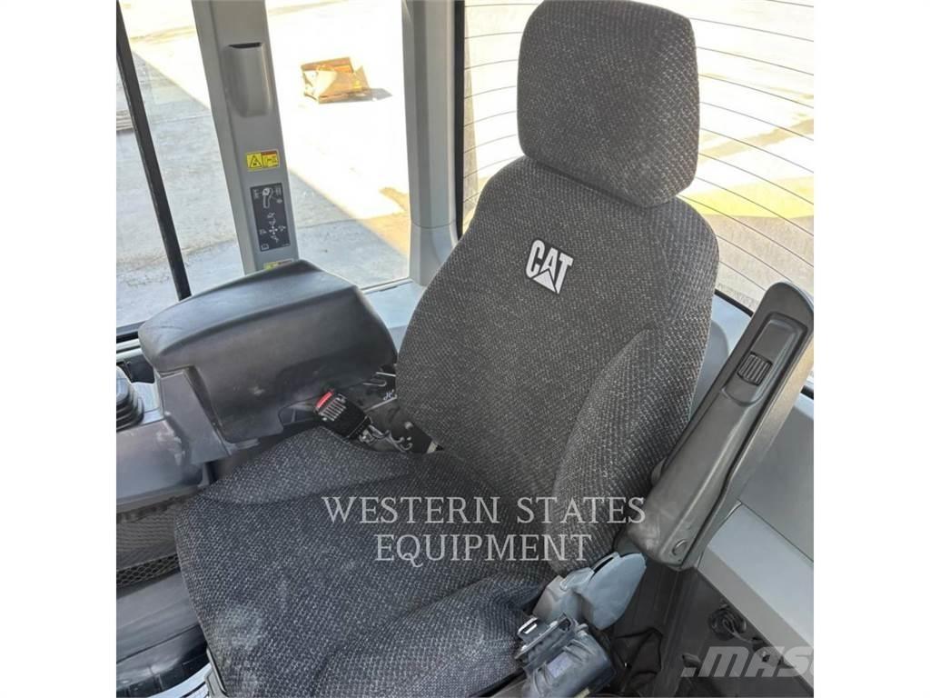 CAT 926M ホイールローダー・タイヤショベル