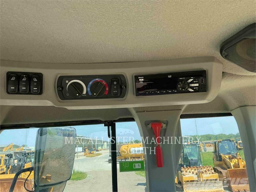 CAT 926M ホイールローダー・タイヤショベル