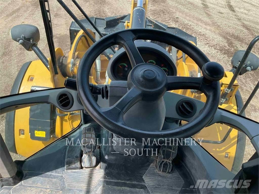 CAT 926M ホイールローダー・タイヤショベル