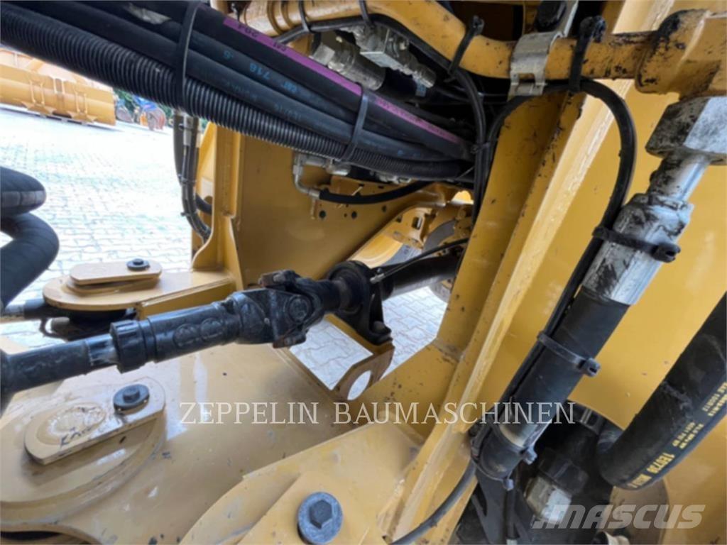 CAT 926M ホイールローダー・タイヤショベル