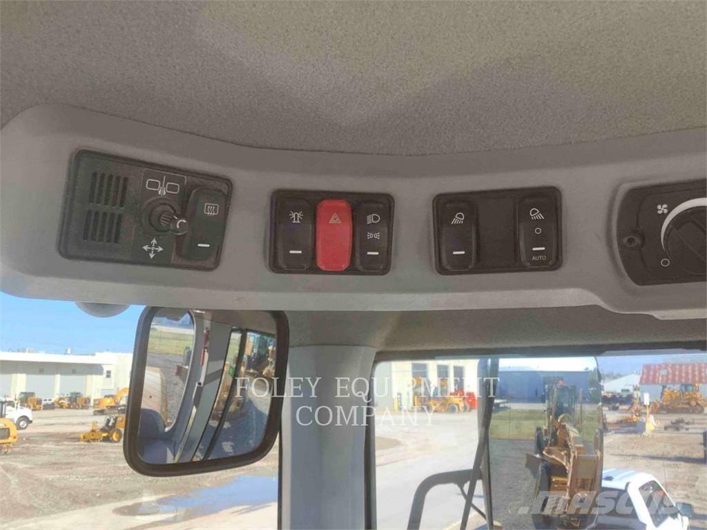 CAT 926M ホイールローダー・タイヤショベル