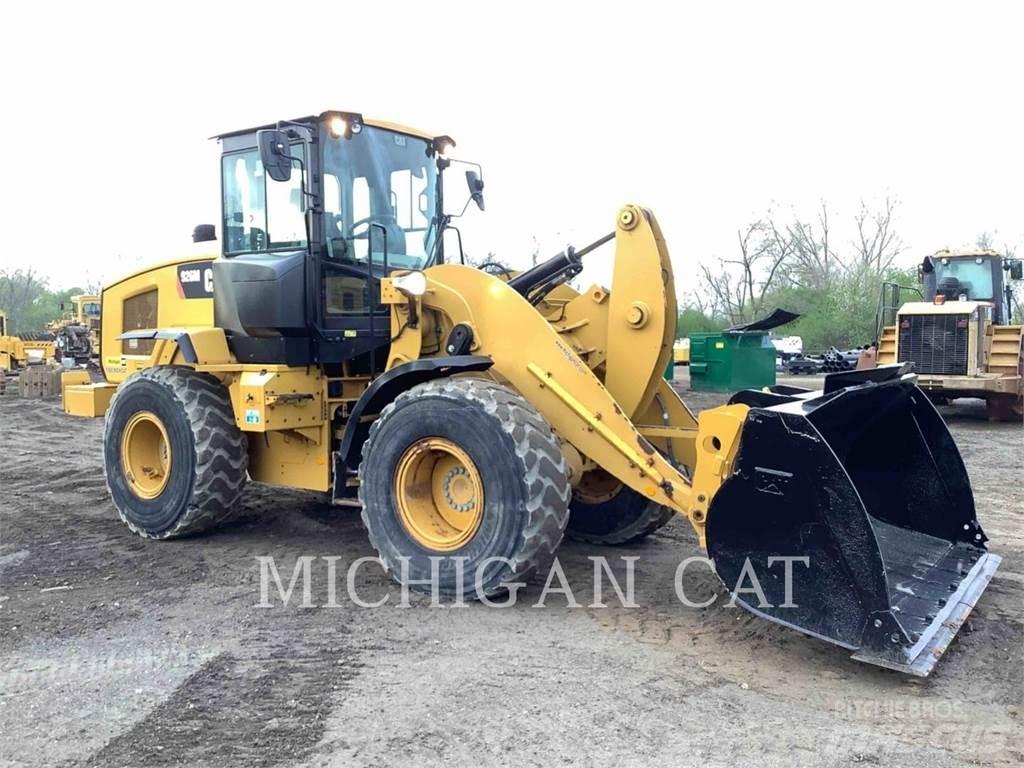 CAT 926M Q ホイールローダー・タイヤショベル