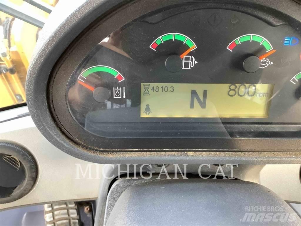 CAT 926M Q ホイールローダー・タイヤショベル