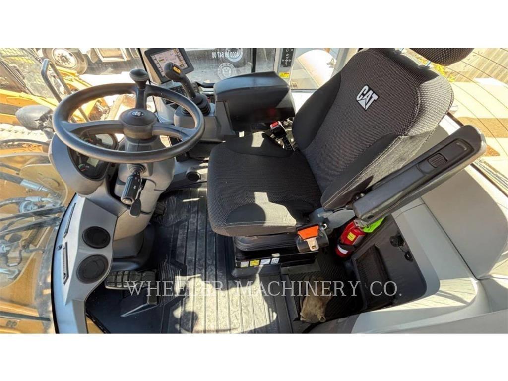 CAT 926M QC ホイールローダー・タイヤショベル
