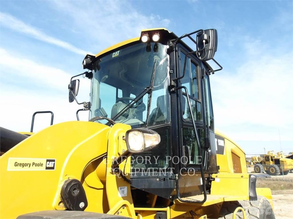 CAT 930M ホイールローダー・タイヤショベル