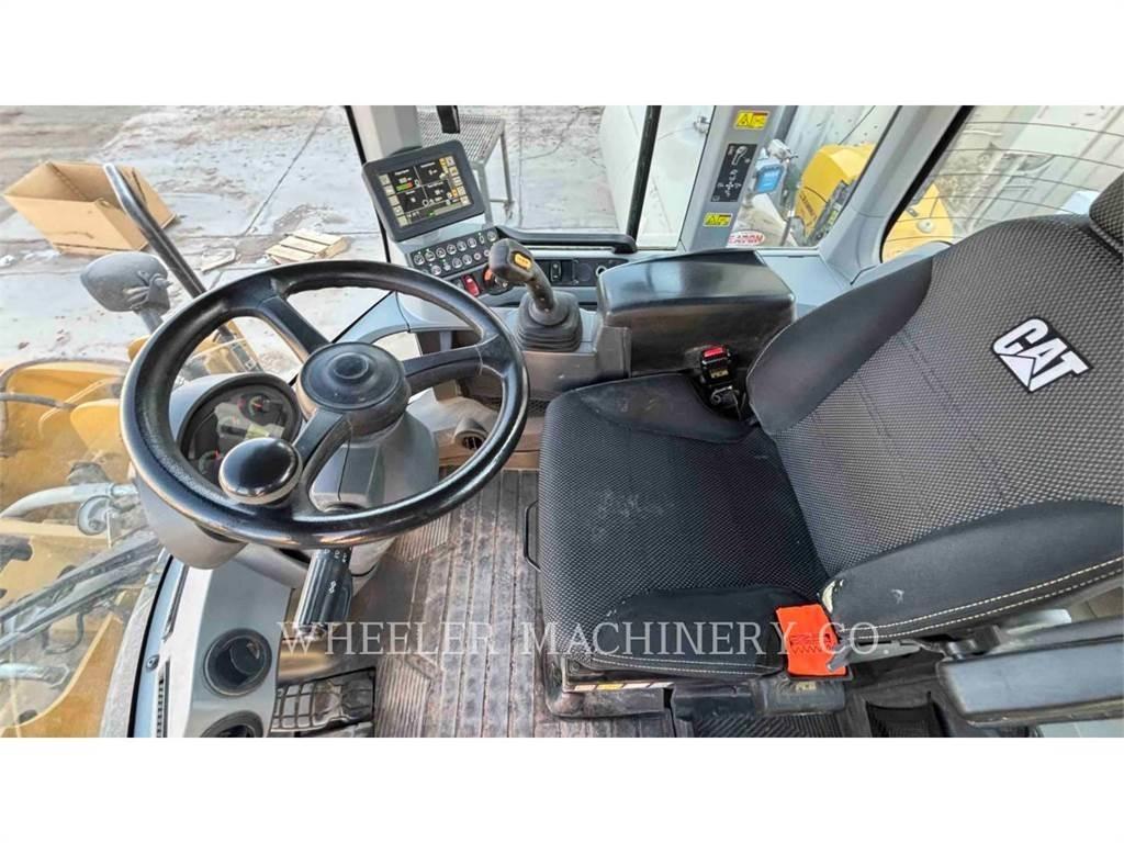 CAT 930M QC ホイールローダー・タイヤショベル