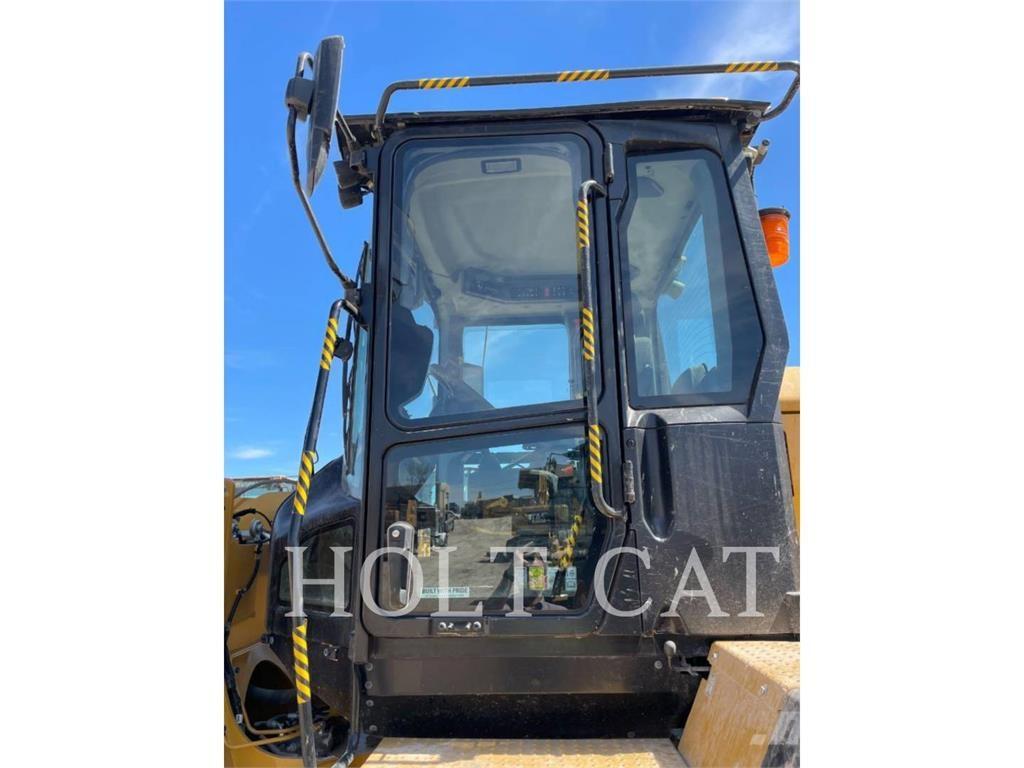 CAT 938 QC ホイールローダー・タイヤショベル