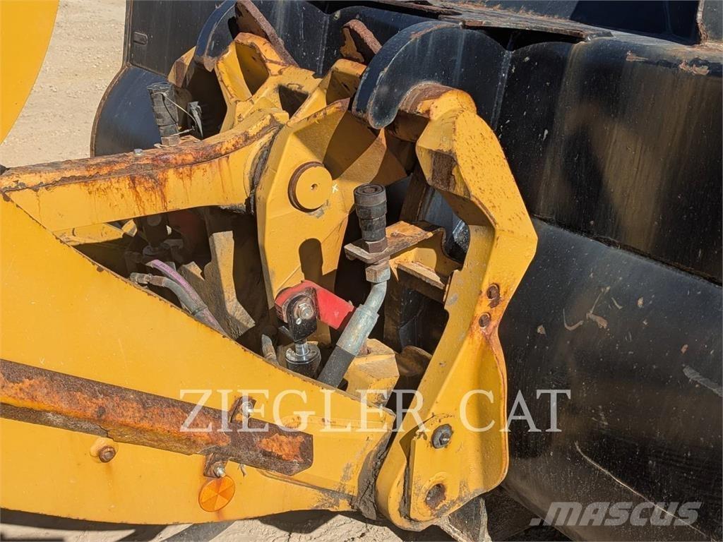 CAT 938M ホイールローダー・タイヤショベル