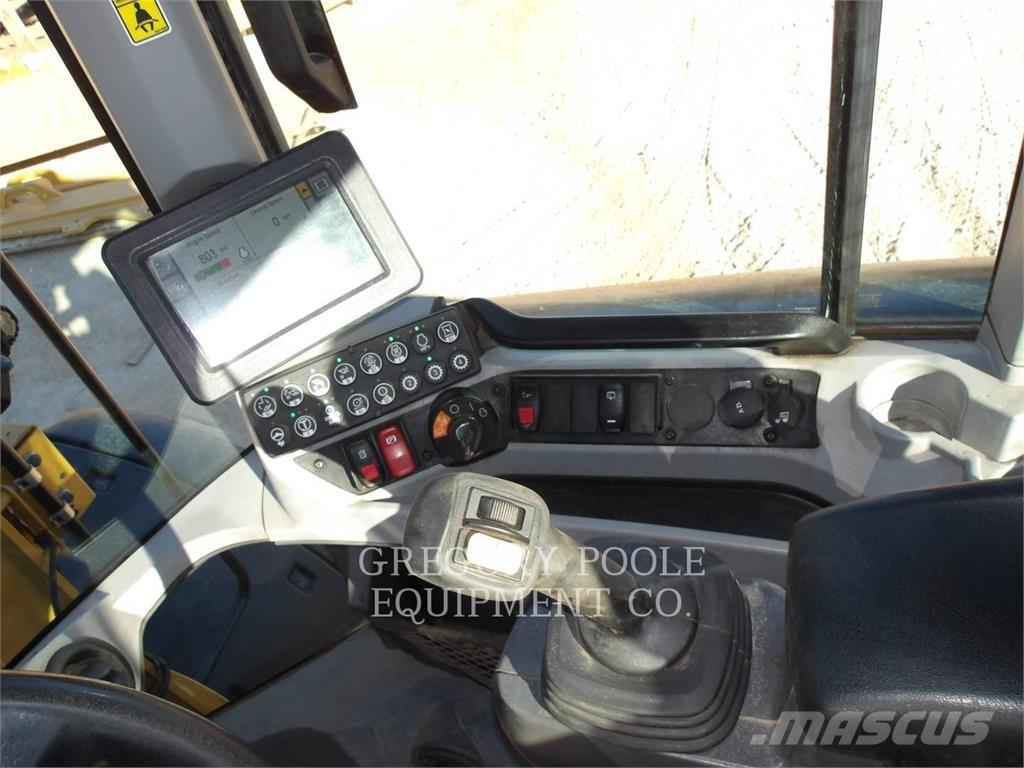 CAT 938M ホイールローダー・タイヤショベル