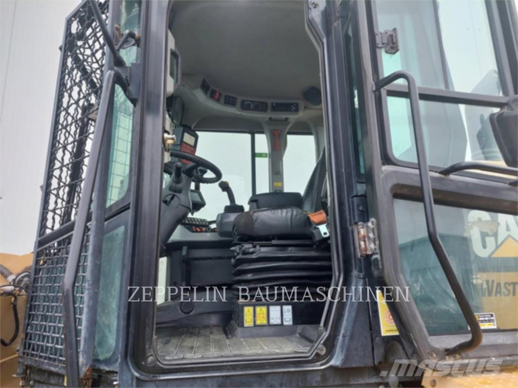 CAT 938M ホイールローダー・タイヤショベル