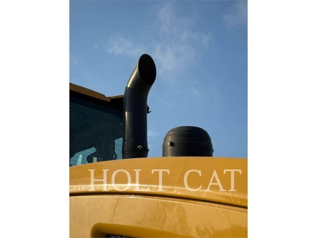 CAT 938M QC ホイールローダー・タイヤショベル