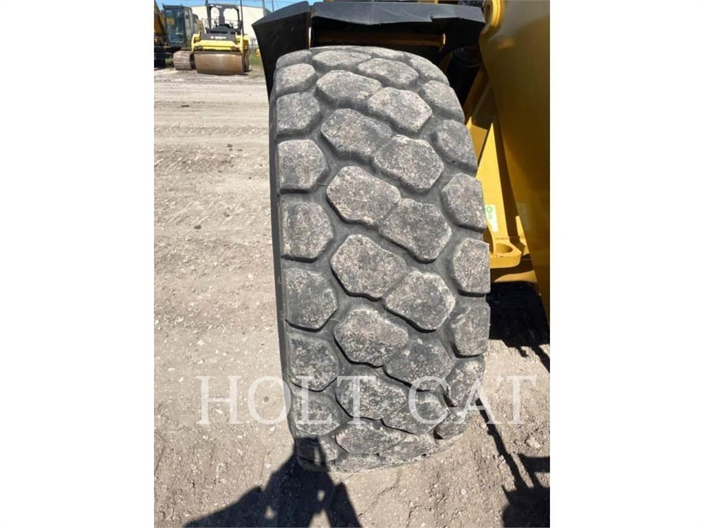 CAT 938M QC ホイールローダー・タイヤショベル