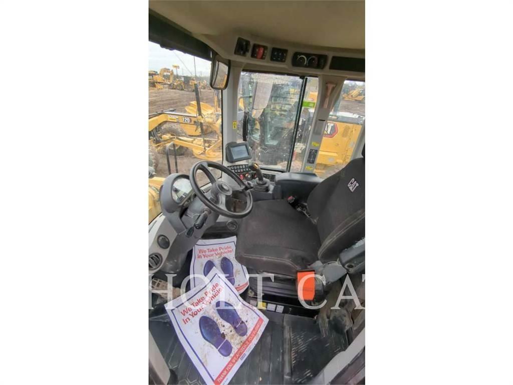 CAT 938M QC ホイールローダー・タイヤショベル