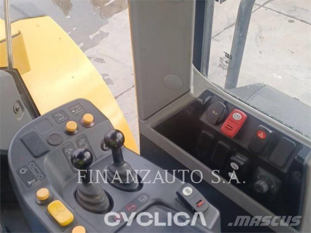 CAT 950M ホイールローダー・タイヤショベル