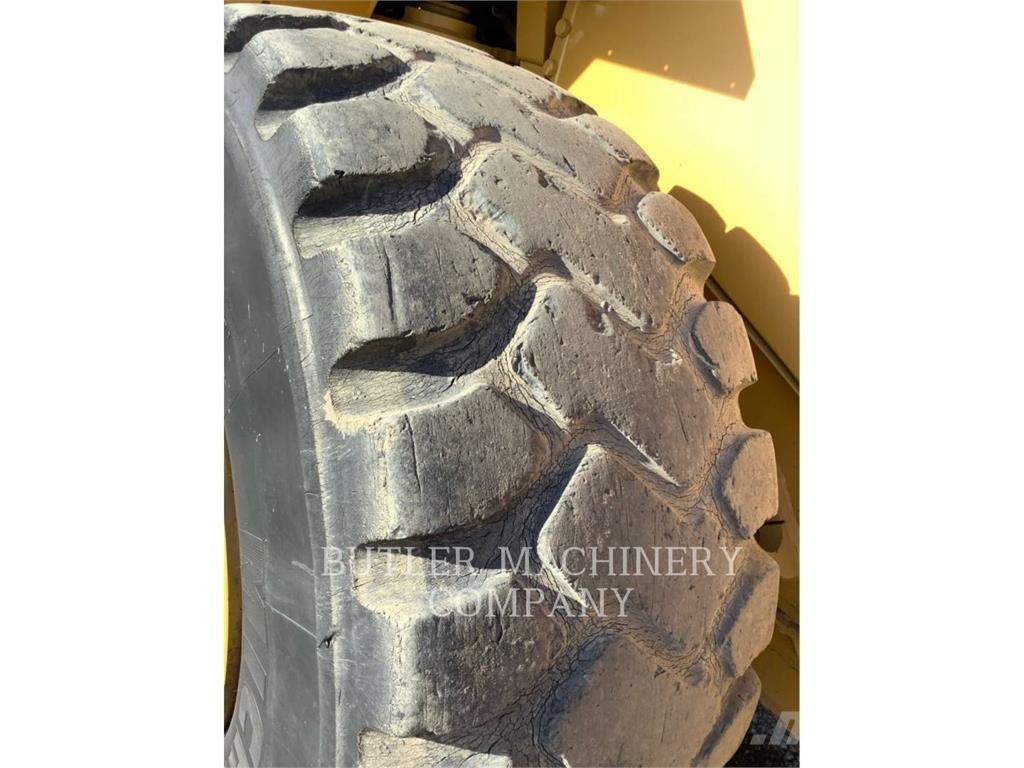 CAT 966G ホイールローダー・タイヤショベル