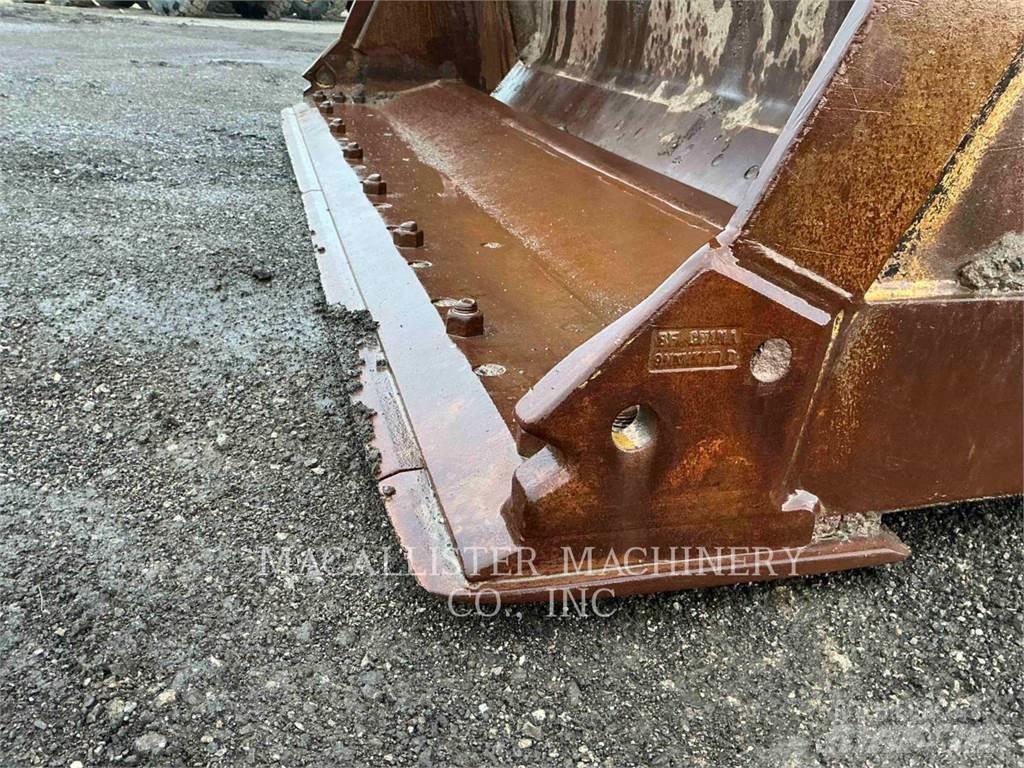 CAT 966M ホイールローダー・タイヤショベル