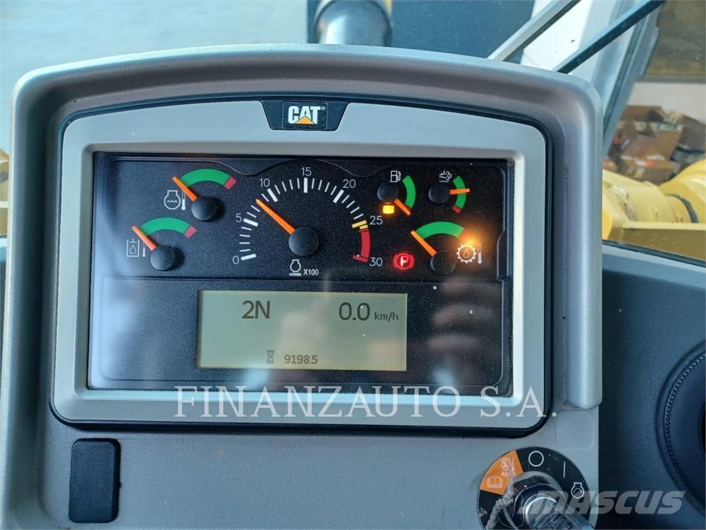 CAT 966M ホイールローダー・タイヤショベル