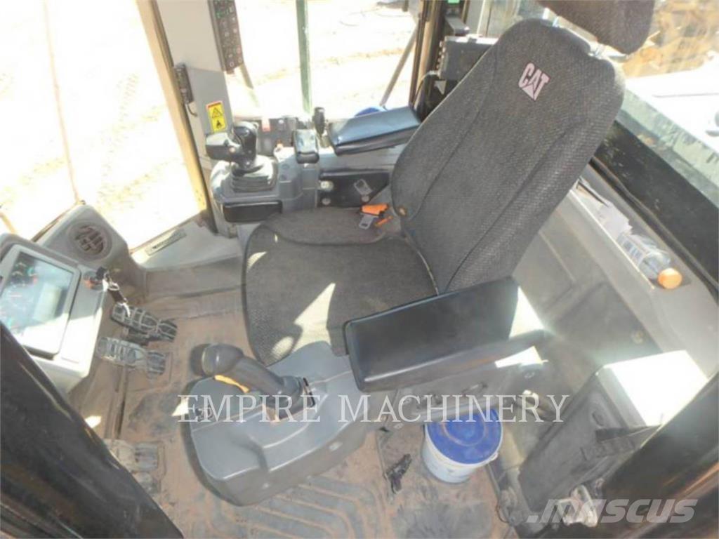 CAT 966M ホイールローダー・タイヤショベル