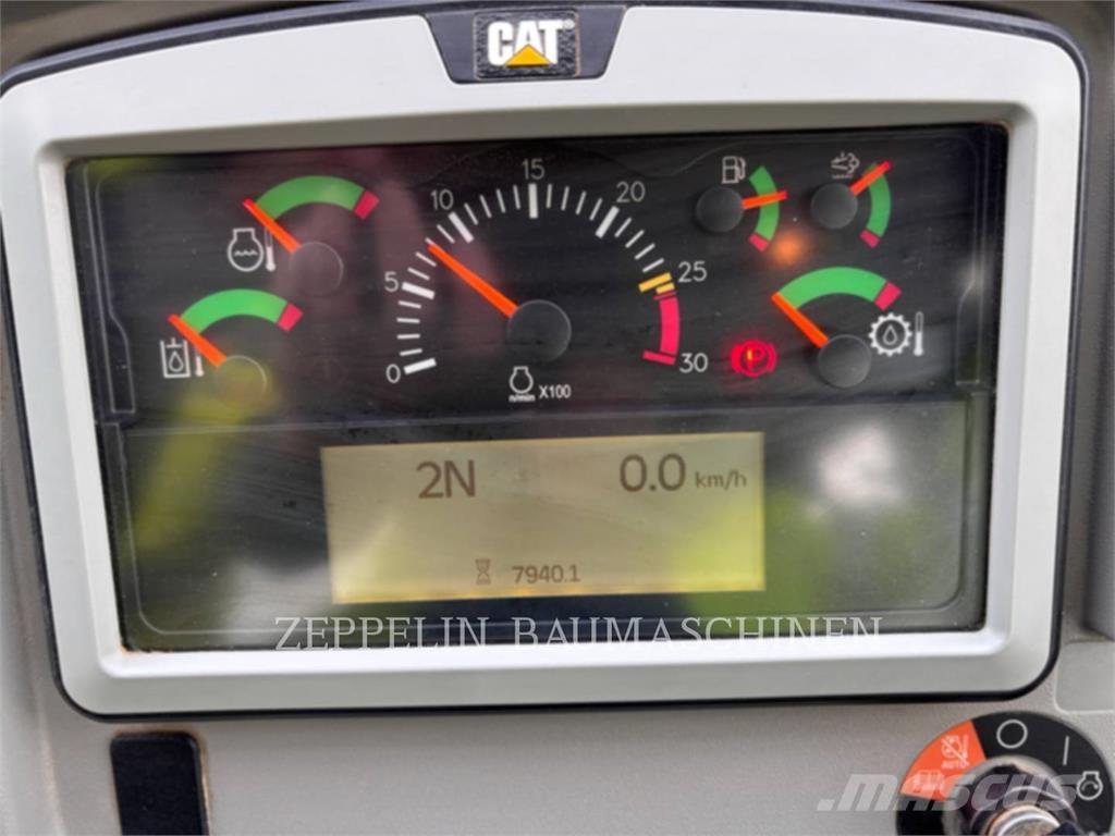 CAT 966M ホイールローダー・タイヤショベル