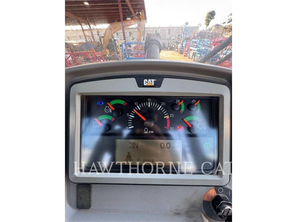 CAT 966M ホイールローダー・タイヤショベル