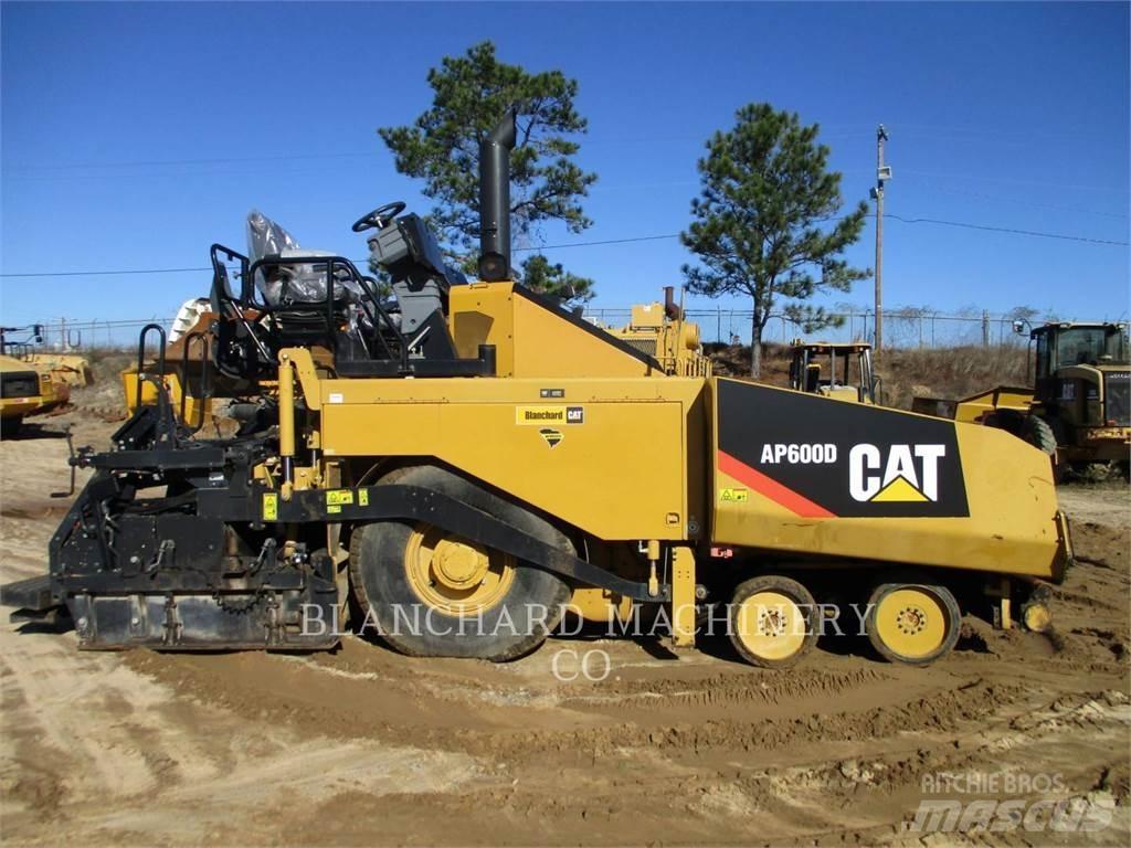 CAT AP-600D アスファルトフィニッシャ