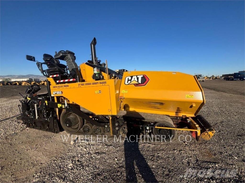 CAT AP1055 アスファルトフィニッシャ