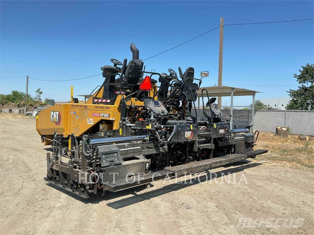 CAT AP1055 アスファルトフィニッシャ